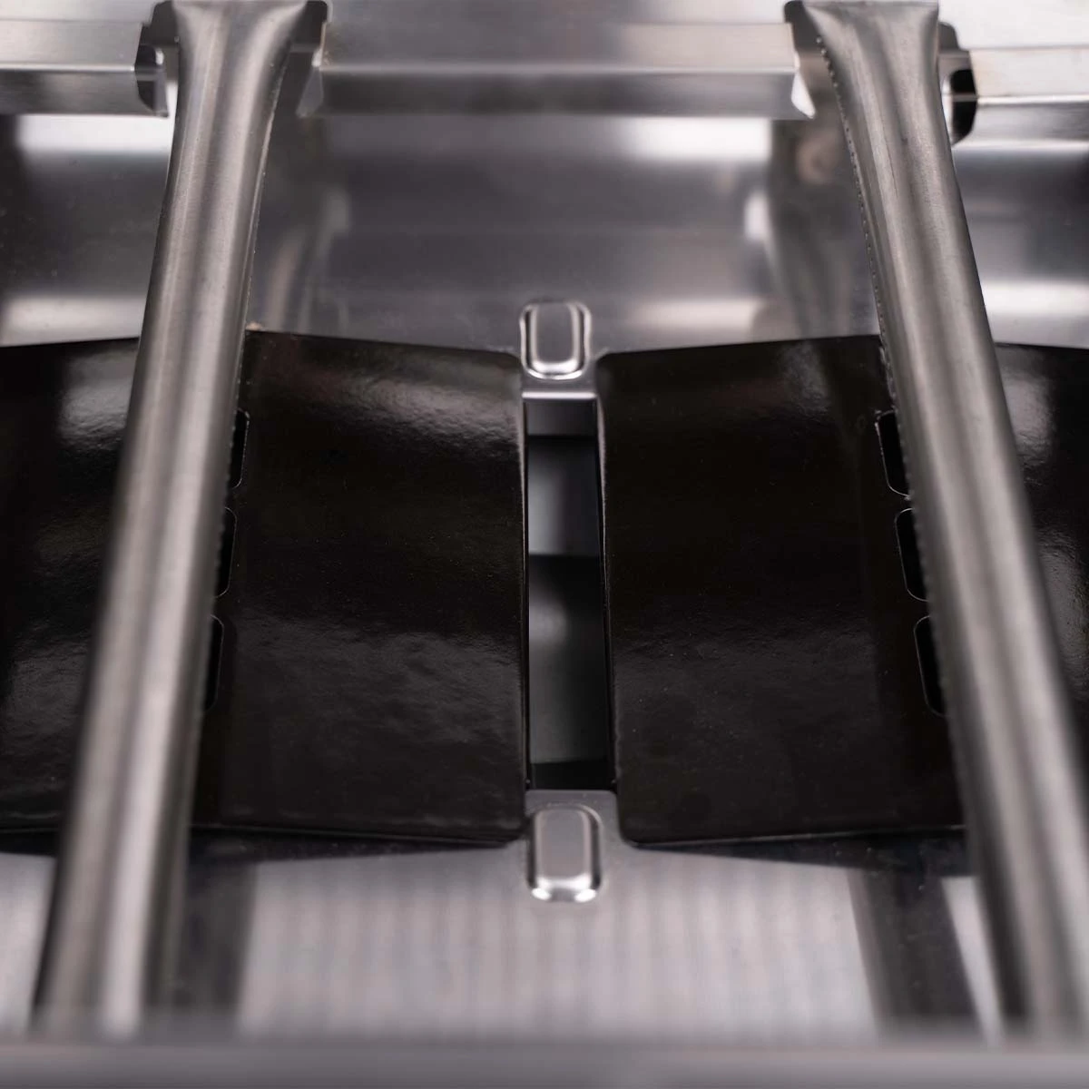 SANTOS S-418 Mit Seiten- & Heckbrenner, Edelstahl Inkl. Drehspieß, Rostheber & Silikonablage 7 SANTOS S-418 Mit Seiten- & Heckbrenner, Edelstahl Inkl. Drehspieß, Rostheber & Silikonablage – Bild 5